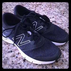New Balance tennis shoes